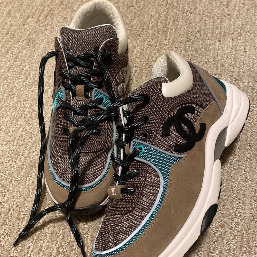 Chanel runners